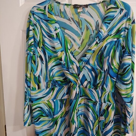 Multi-colored V-neck top   - Picture 1 of 4